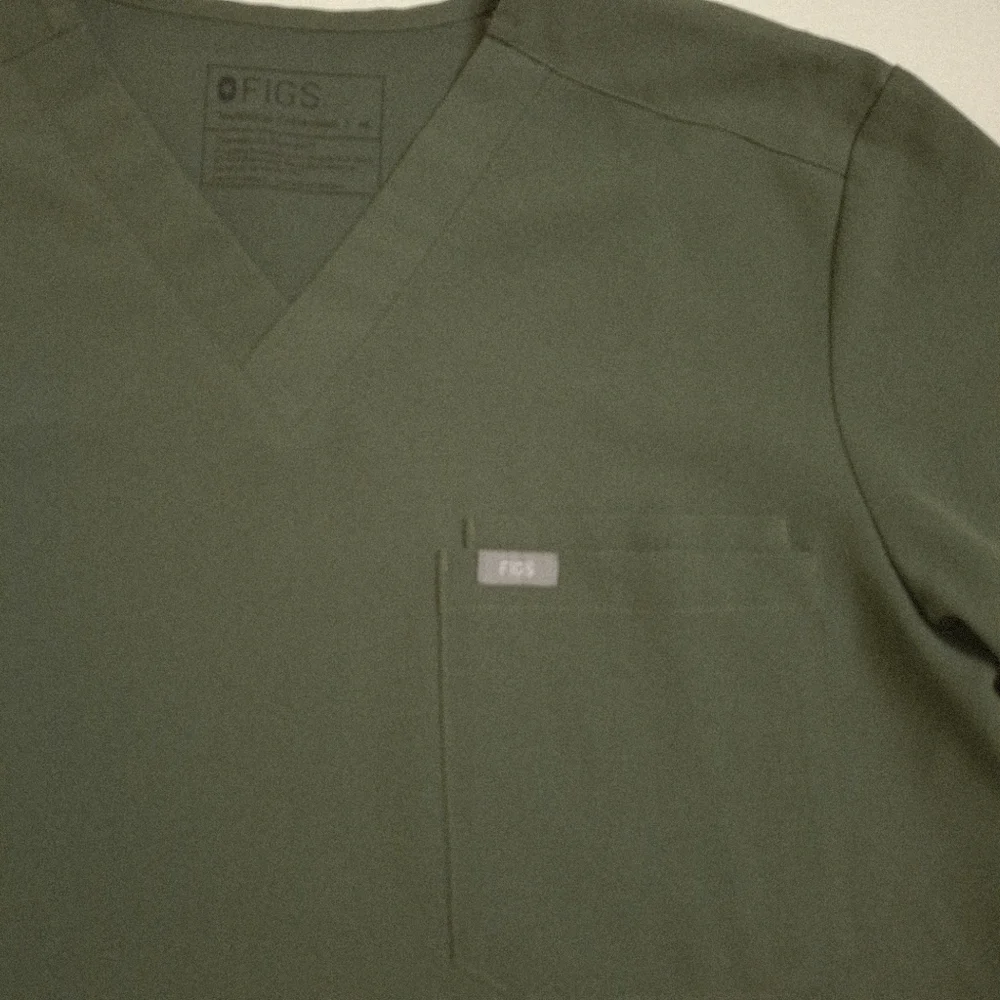 Figs Men's Moss Leon Scrub Top - Picture 3 of 6